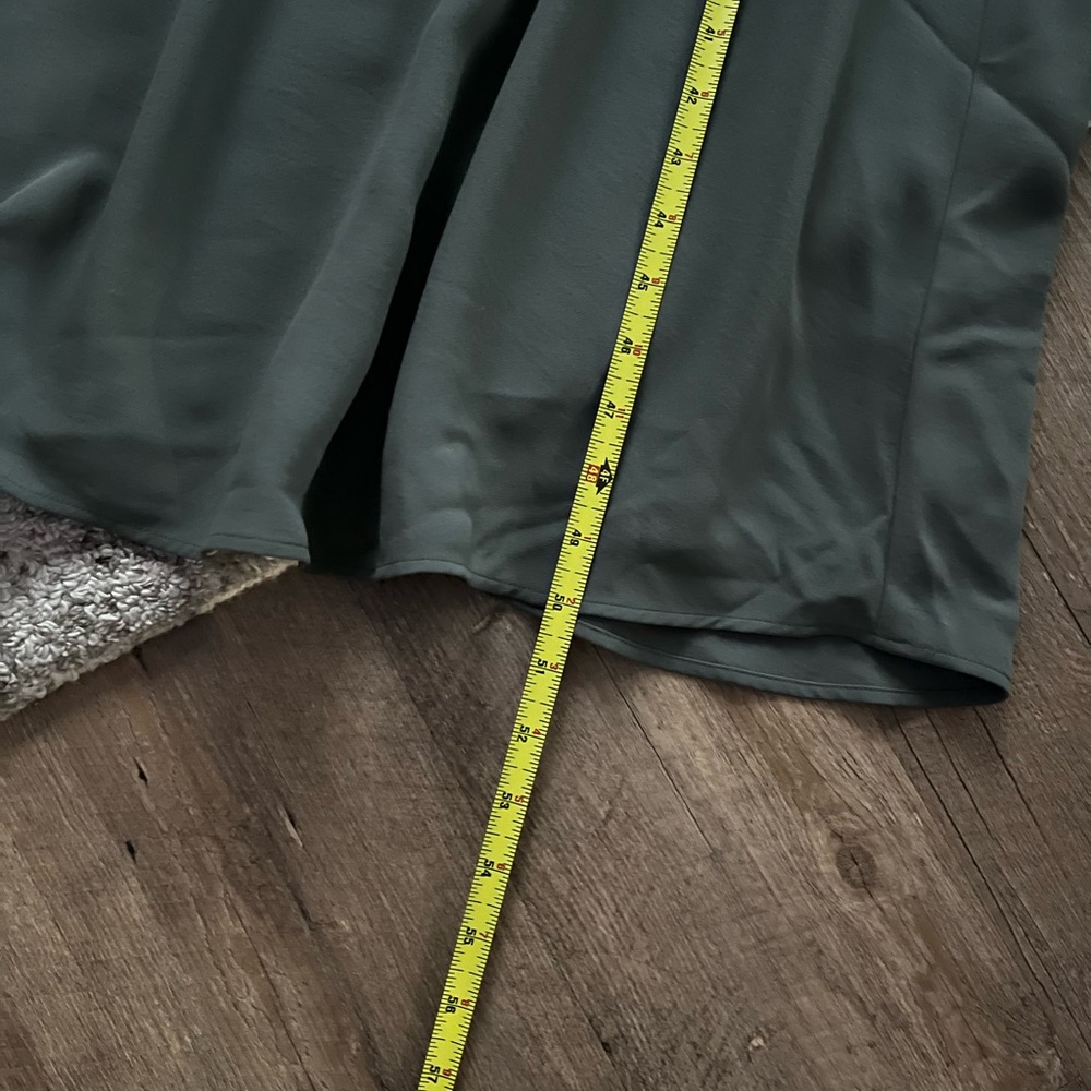 Aritzia Wilfred
(Re)Twill™ Calliope Olive Midi Dress Sz 8 - Picture 16 of 16